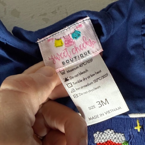 Smocked Peanuts Charlie Brown Christmas Snoopy Infant Baby Dress Top - Picture 5 of 6